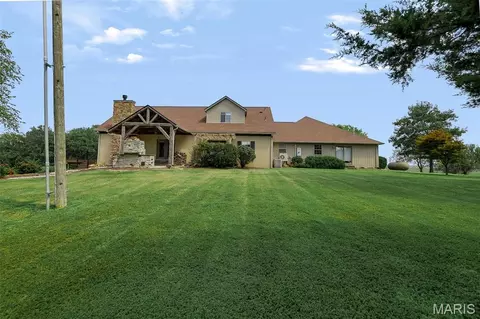 Exterior - 4242 Quirin Rd, Smithton, IL 62285 photo 13 of 14