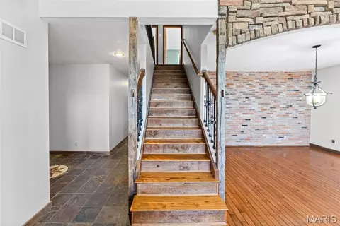Entry Way - 4242 Quirin Rd, Smithton, IL 62285 photo 3 of 6