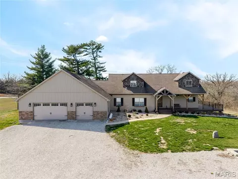 4242 Quirin Rd, Smithton, IL 62285
