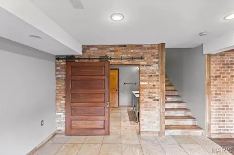 Entry Way - 4242 Quirin Rd, Smithton, IL 62285 photo 5 of 6