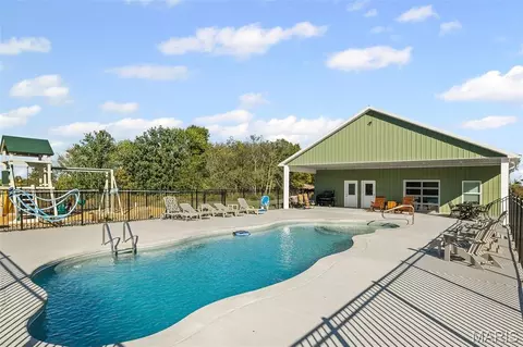 Exterior - 4242 Quirin Rd, Smithton, IL 62285 photo 8 of 14