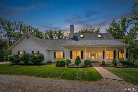 27431 Lee Ct, Warrenton, MO 63383