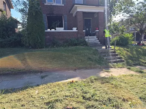 4628 Elmbank Ave, Saint Louis, MO 63115