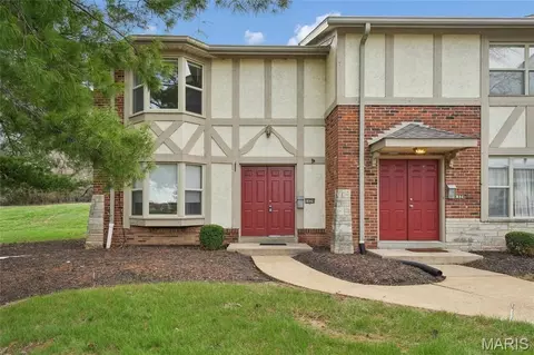 1426 Willow Brook Cv, Saint Louis, MO 63146