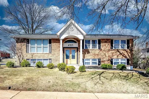 4717 Langwood Ct, Saint Louis, MO 63129