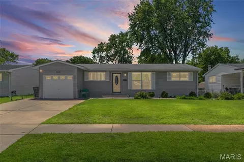 1170 Verlene Dr, Florissant, MO 63031