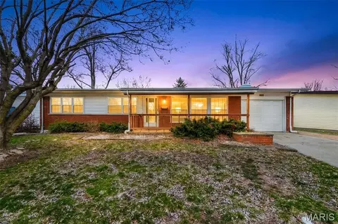 3155 Parker Rd, Florissant, MO 63033