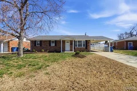 3320 Village Ln, Granite City, IL 62040