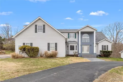 4118 Harbor Towne Dr, High Ridge, MO 63049