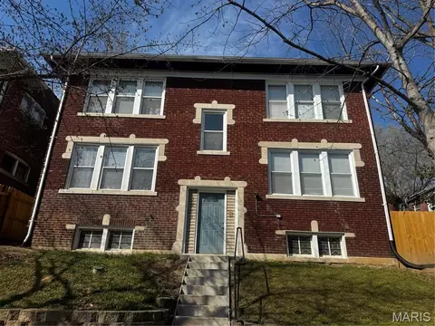 3215 Osceola St, Saint Louis, MO 63111
