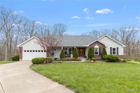 9 W Hampton Ct, Foristell, MO 63348