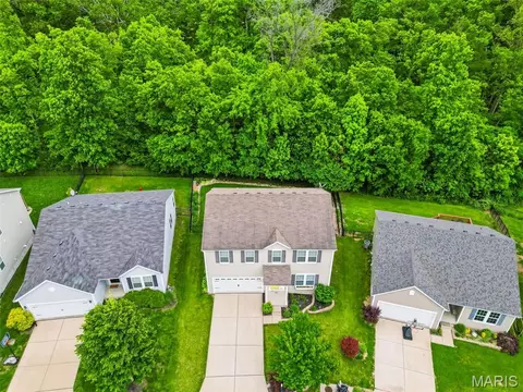 3009 Preston Woods Trl, Lake Saint Louis, MO 63367