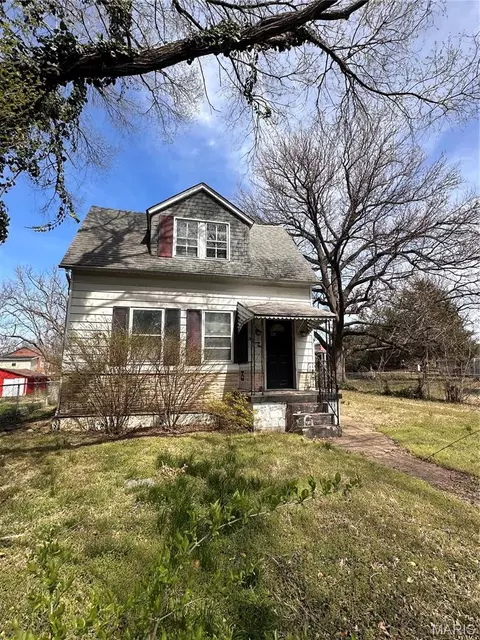 329 Goetz Ave, Lemay, MO 63125