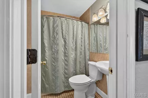 Bath - 114 Central Ave, O'fallon, IL 62269 photo 3 of 4
