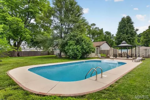 Exterior - 114 Central Ave, O'fallon, IL 62269 photo 4 of 9