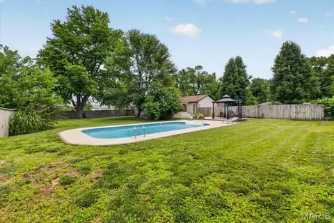 Exterior - 114 Central Ave, O'fallon, IL 62269 photo 3 of 9