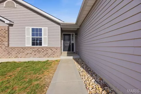 709 Talon Dr, Wright City, MO 63390