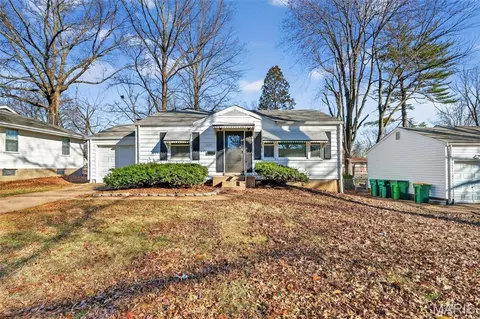 1501 Golden Dr, Saint Louis, MO 63137