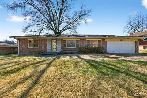 1326 Northumberland Dr, Saint Louis, MO 63137