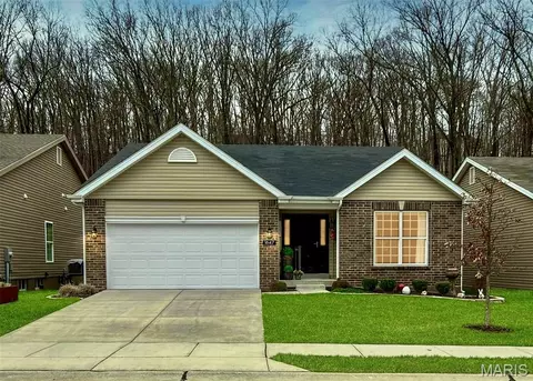 1647 Ridgefield Bluff Ct, Eureka, MO 63025