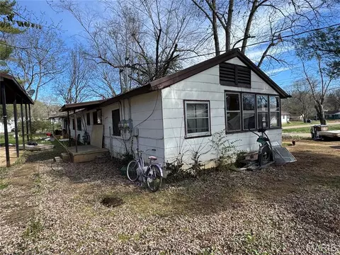 715 Spruce St, Piedmont, MO 63957