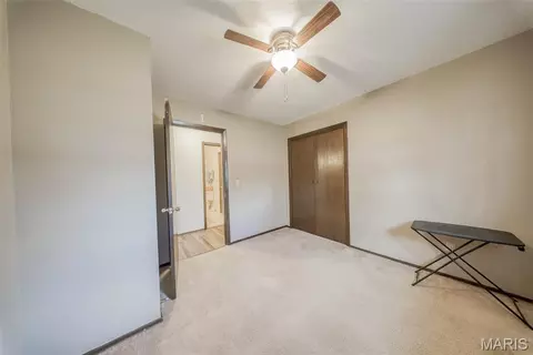 Bedroom - 402 Locust St, Cuba, MO 65453 photo 2 of 7
