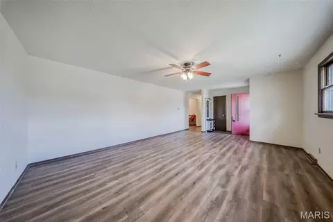 Living - 402 Locust St, Cuba, MO 65453 photo 3 of 8