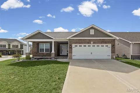 1420 Mckinley St, Mascoutah, IL 62258