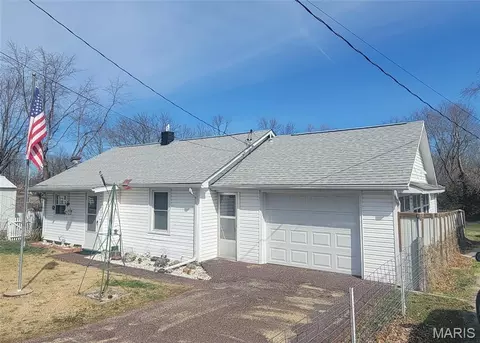 407 S Lindner Ln, Belle, MO 65013