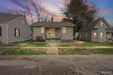 212 W 4th St, O'fallon, IL 62269
