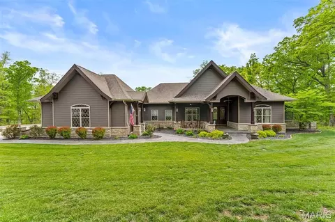 24 Kniess Ct, Troy, MO 63379