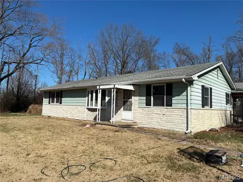 2150 Morning Star Dr, Alton, IL 62002