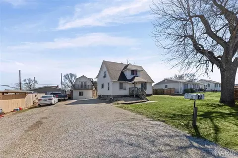 411 Sheridan St, Bethalto, IL 62010