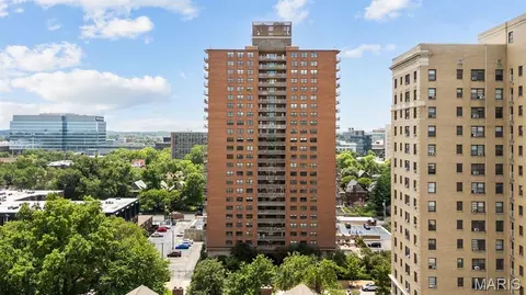 4466 W Pine Blvd #8E, Saint Louis, MO 63108