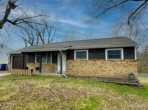 4118 E Donaldson Dr, Saint Louis, MO 63129