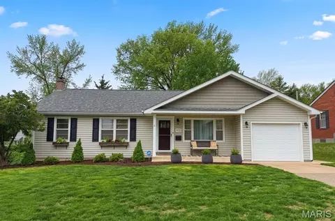 1901 W Adams St, Saint Charles, MO 63301