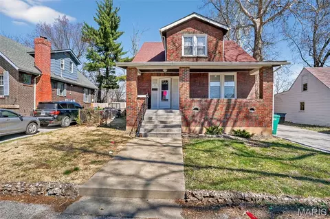 7247 Saint Andrews Pl, Saint Louis, MO 63121
