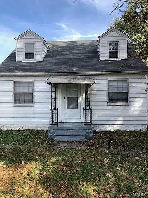 419 Garrison Ave, Cahokia, IL 62206