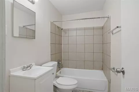 Bath - 449 S Dade Ave, Saint Louis, MO 63135 photo 1 of 2