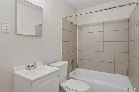 Bath - 449 S Dade Ave, Saint Louis, MO 63135 photo 2 of 2