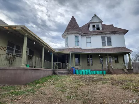 700 S Main St, Fredericktown, MO 63645