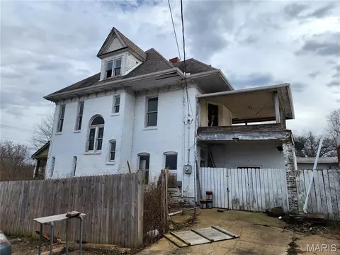 Exterior - 700 S Main St, Fredericktown, MO 63645 photo 3 of 6