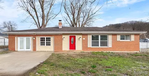 105 Lavernel Dr, Fenton, MO 63026