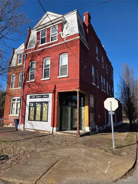 3801 Marine Ave, Saint Louis, MO 63118