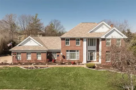 2029 Brook Hill Ln, Chesterfield, MO 63017