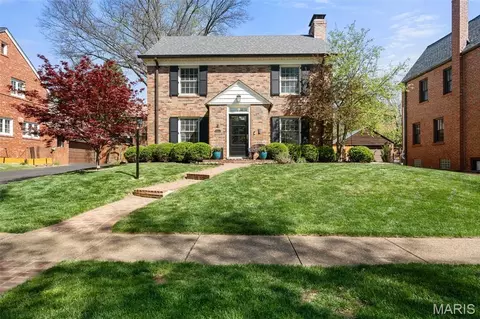 7447 York Dr, Clayton, MO 63105