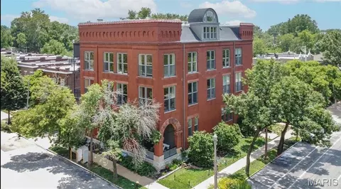 2800 S Grand Blvd #201, Saint Louis, MO 63118