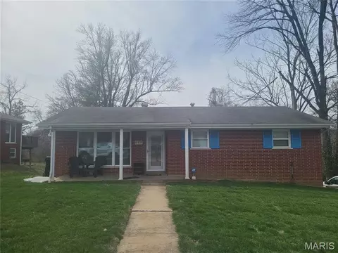 116 Pamela Dr, Belleville, IL 62223