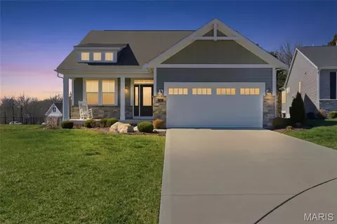 2 Spinney Bough Ct, Wentzville, MO 63385