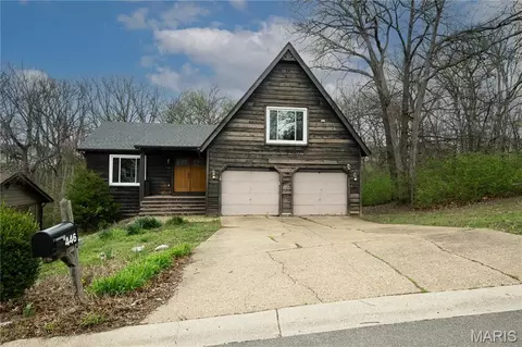 446 Oak Hill Dr, Lake Saint Louis, MO 63367